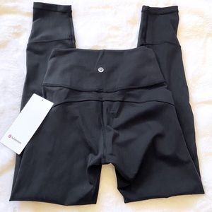 LULULEMON IN MOVEMENT ⅞ 25”